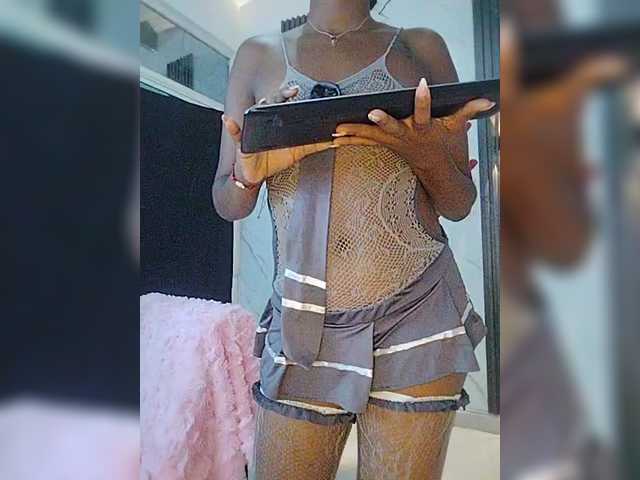 carameldesire0612's BongaCams show and profile