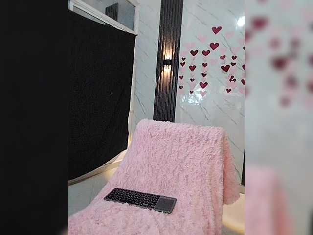 carameldesire0612's BongaCams show and profile