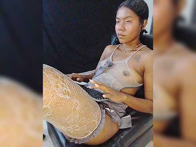 carameldesire0612's BongaCams show and profile