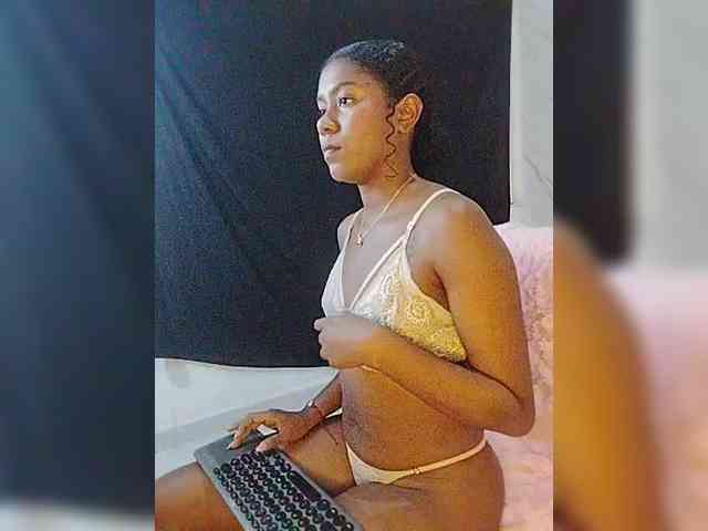 carameldesire0612 webcam