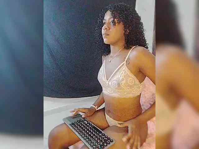 carameldesire0612 webcam