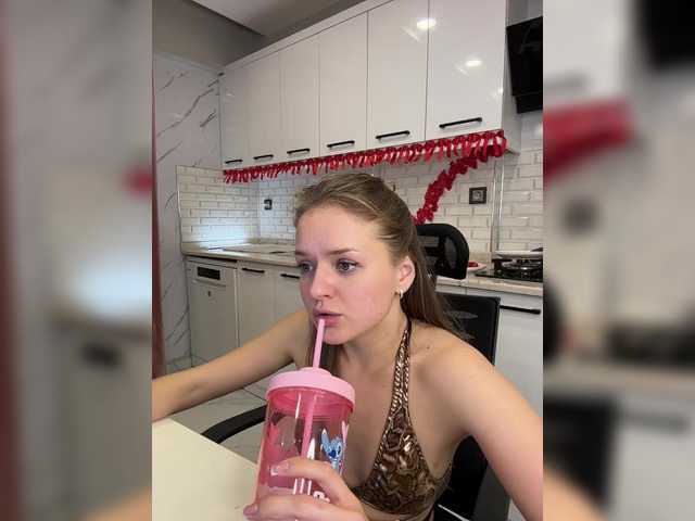 Lunaaaura's BongaCams show and profile