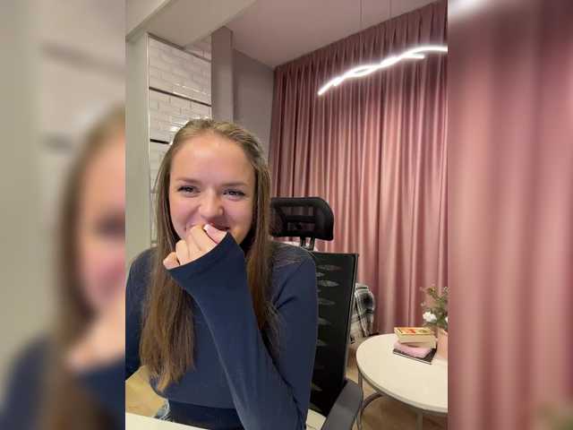 Lunaaaura's BongaCams show and profile