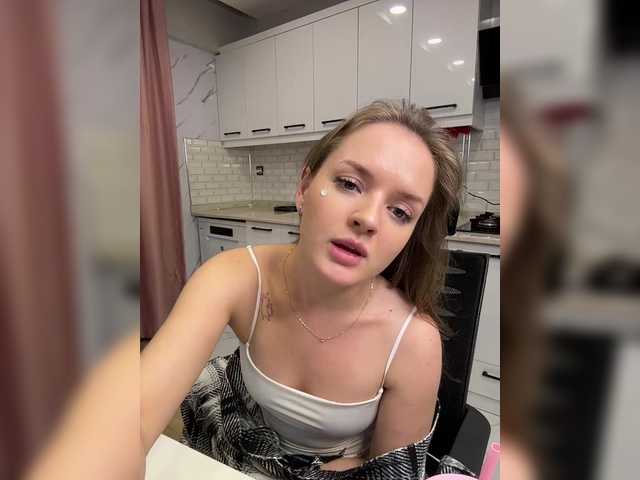 Lunaaaura's BongaCams show and profile