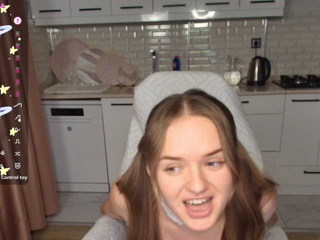 Lunaaaura live cam profile