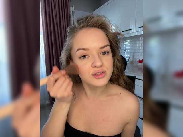 Lunaaaura's BongaCams show and profile