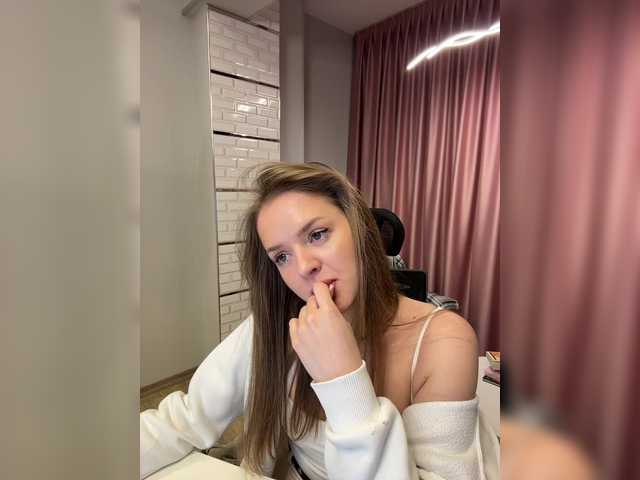 Lunaaaura's BongaCams show and profile