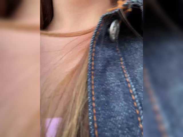 go to chat with Lunaaaura