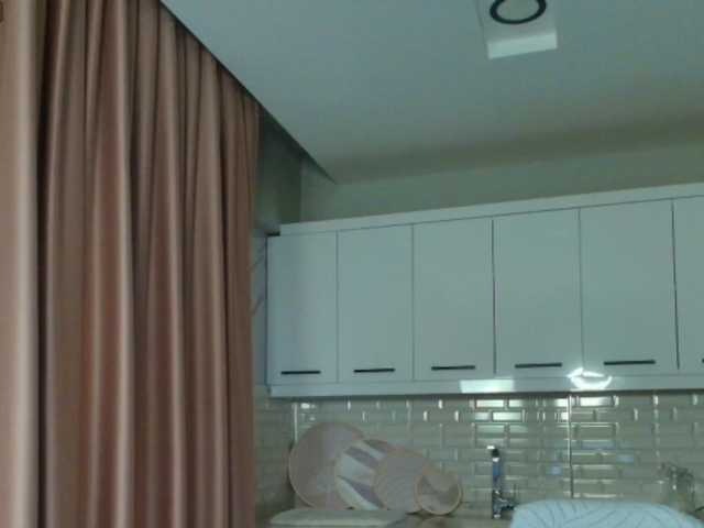 Lunaaaura's BongaCams show and profile