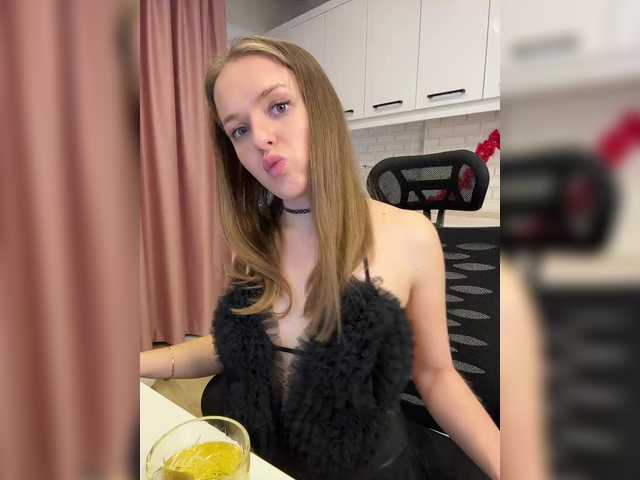 Lunaaaura's BongaCams show and profile