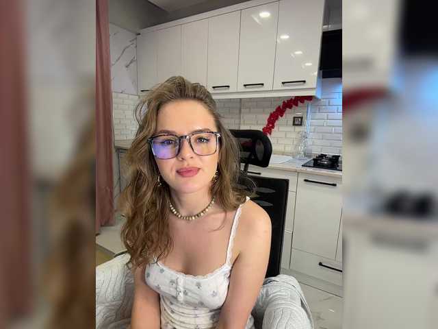 Lunaaaura's BongaCams show and profile