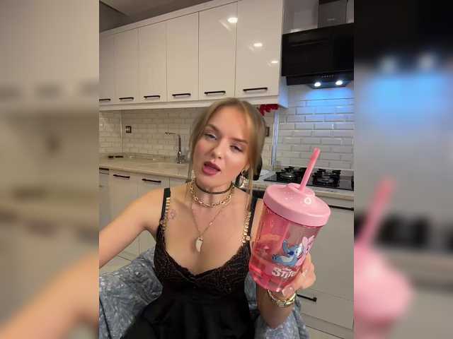 Lunaaaura's BongaCams show and profile