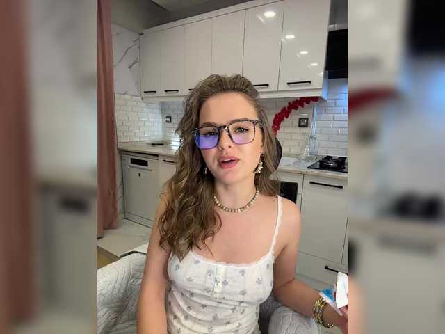 Lunaaaura's BongaCams show and profile