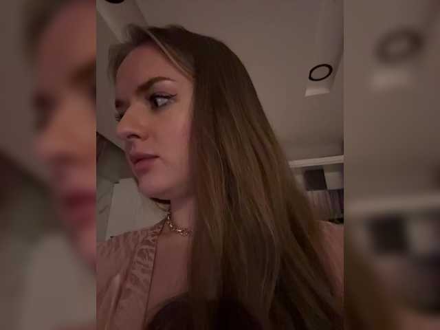 Lunaaaura's BongaCams show and profile