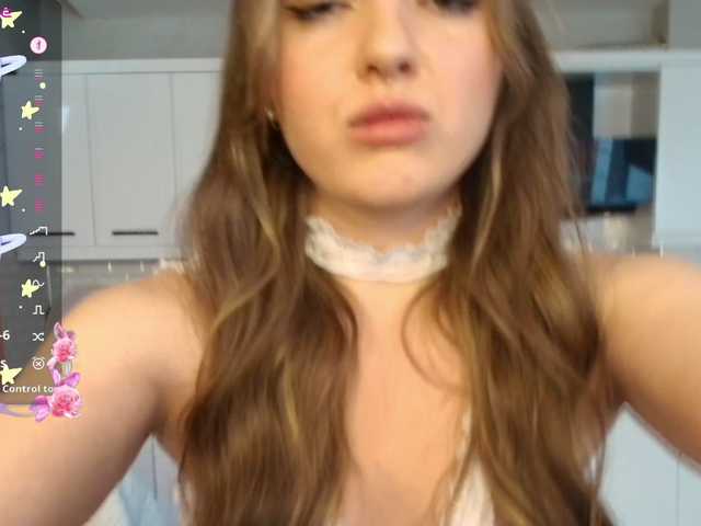 Lunaaaura's BongaCams show and profile