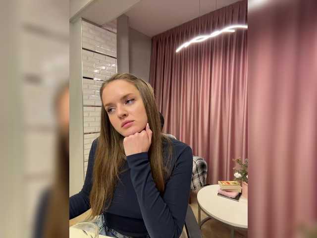 Lunaaaura's BongaCams show and profile