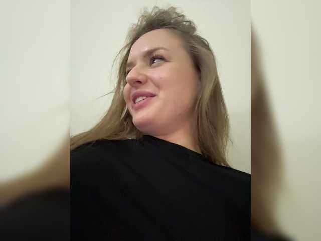 Lunaaaura's BongaCams show and profile