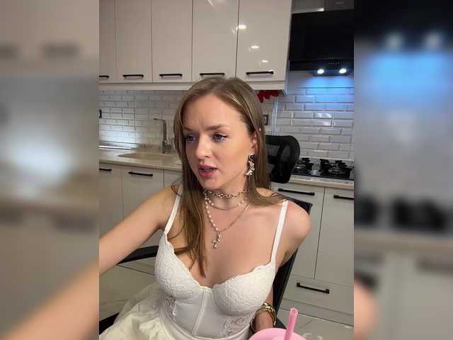 Lunaaaura's BongaCams show and profile