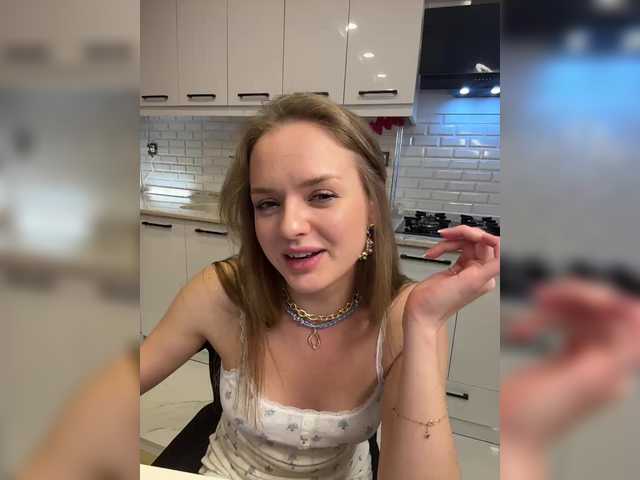 Lunaaaura's BongaCams show and profile