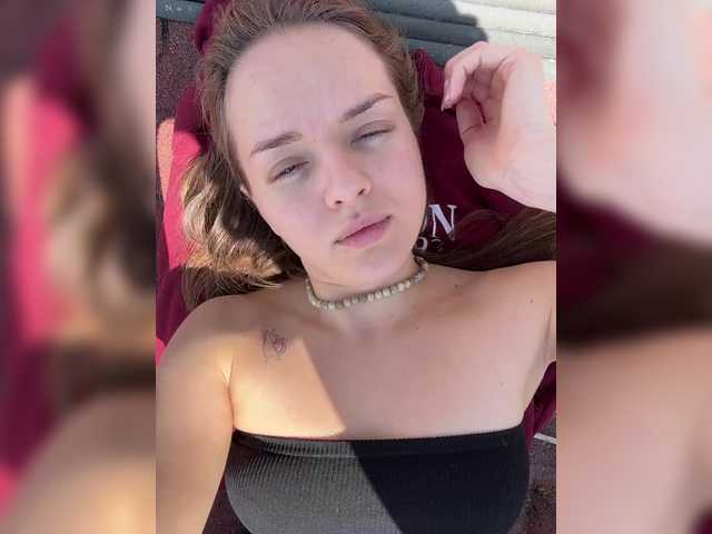 Lunaaaura's BongaCams show and profile