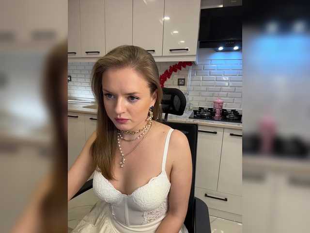 Lunaaaura's BongaCams show and profile