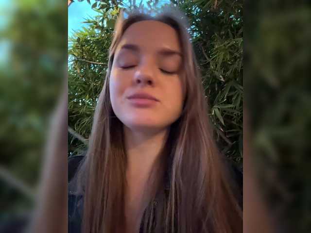 Lunaaaura's BongaCams show and profile