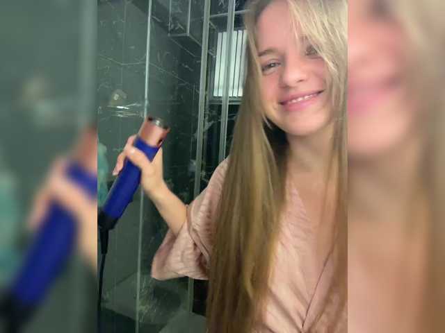 Lunaaaura's BongaCams show and profile