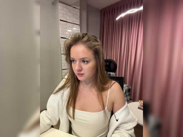 Lunaaaura's BongaCams show and profile