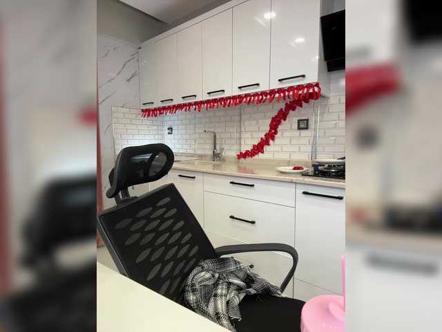 Lunaaaura's BongaCams show and profile