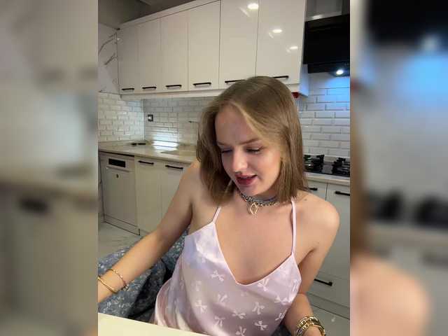 Lunaaaura's BongaCams show and profile