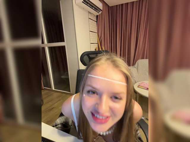 Lunaaaura's BongaCams show and profile