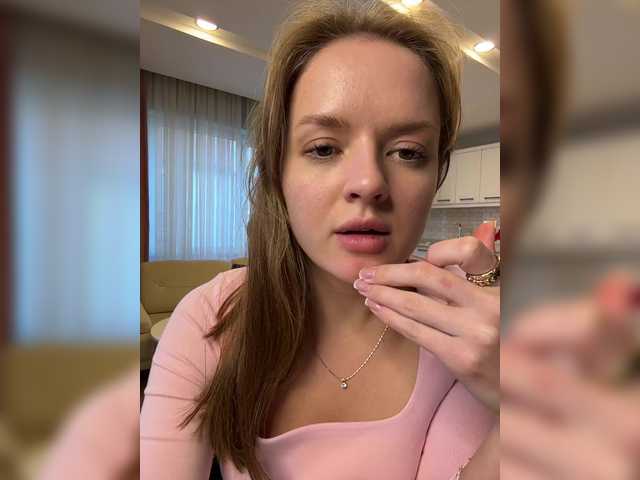 Lunaaaura's BongaCams show and profile