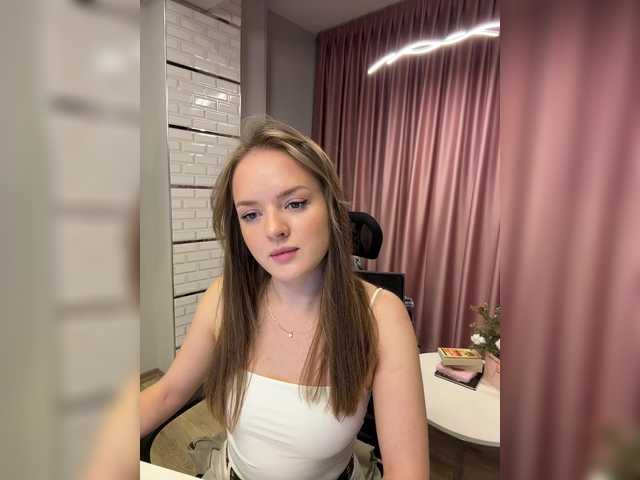 Lunaaaura's BongaCams show and profile