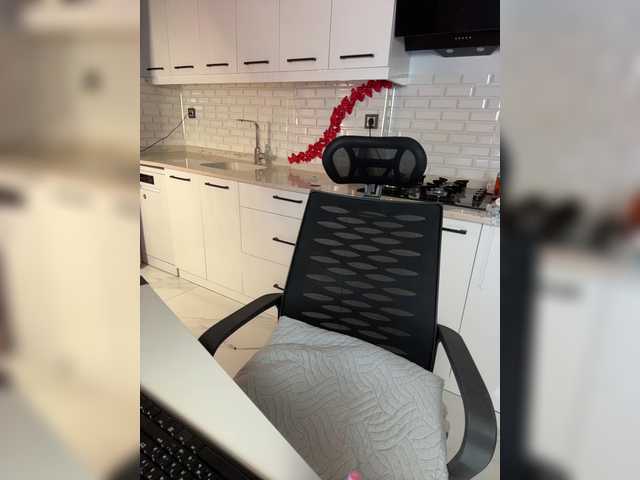 Lunaaaura's BongaCams show and profile