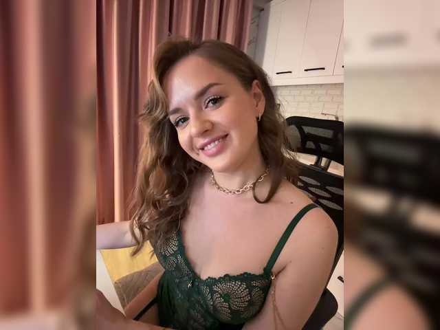 Lunaaaura's BongaCams show and profile