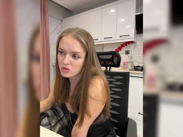 Lunaaaura's BongaCams show and profile