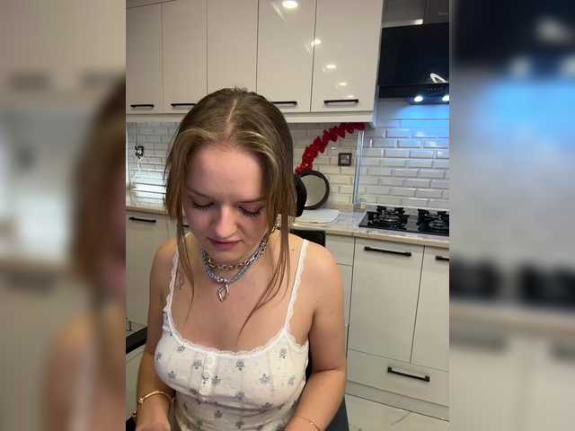 Lunaaaura's BongaCams show and profile