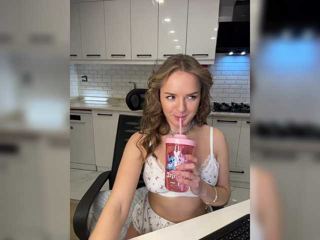 Lunaaaura's BongaCams show and profile