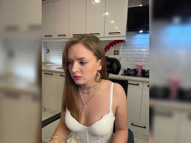 Lunaaaura's BongaCams show and profile