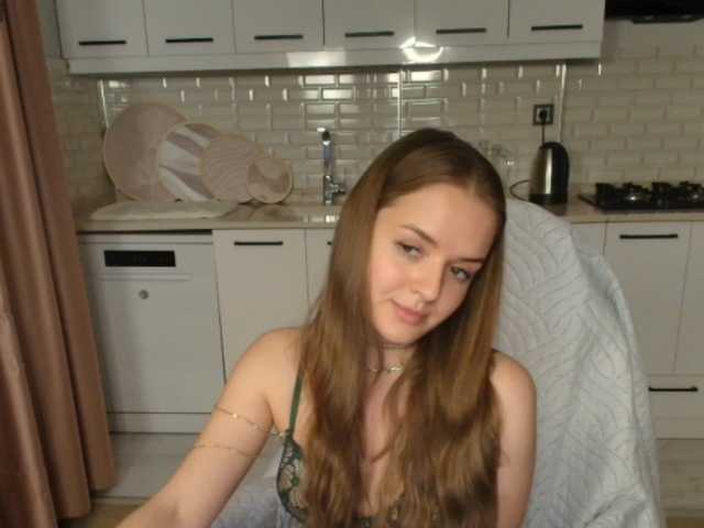 Lunaaaura's BongaCams show and profile