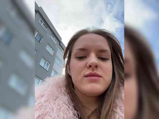 Lunaaaura Live Webcam on BongaCams