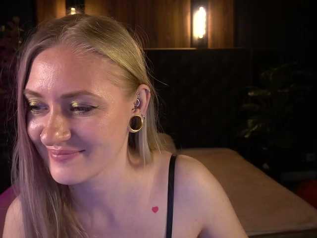 DramaQuenns's BongaCams show and profile