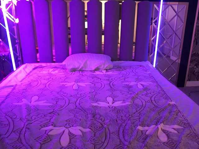 DramaQuenns's BongaCams show and profile