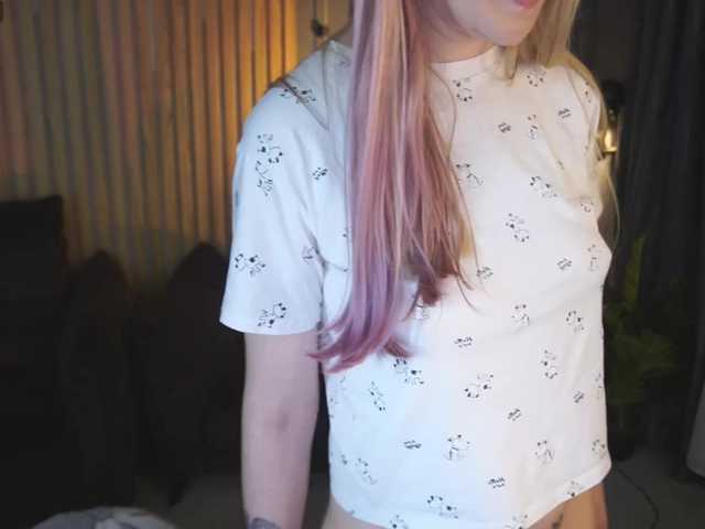 DramaQuenns's BongaCams show and profile