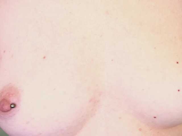 DramaQuenns's BongaCams show and profile