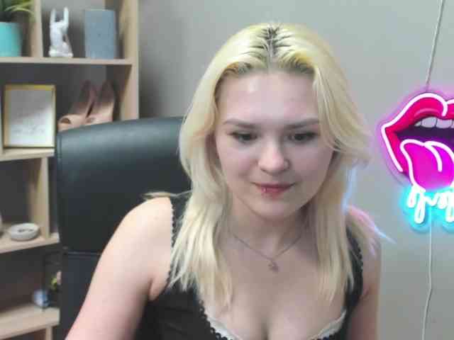 SweetLilyxo webcam