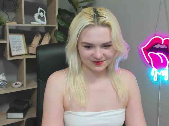 SweetLilyxo webcam