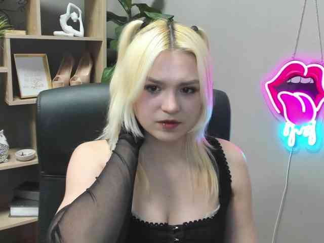 SweetLilyxo Live Webcam on BongaCams