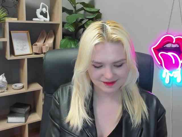 SweetLilyxo Live Webcam on BongaCams