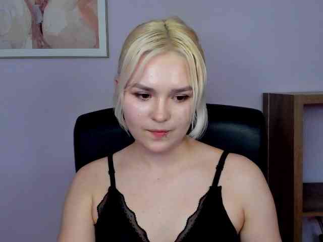 SweetLilyxo webcam